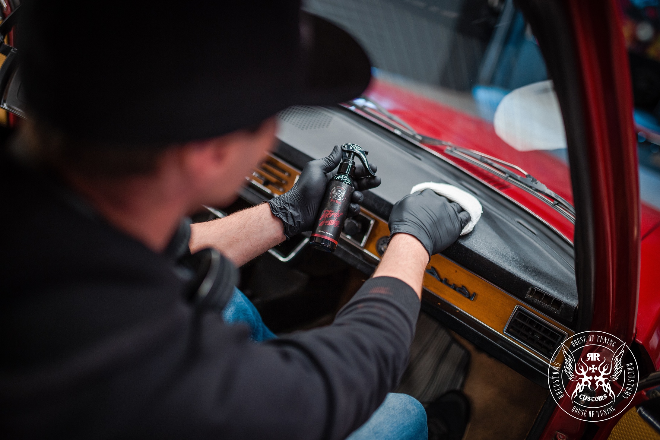 AUDI_100_DETAILING_BAD_BOYS_INTERIOR_DRESSING_COLA_468 Interior Dressing Girl 500ML - Imagen 5